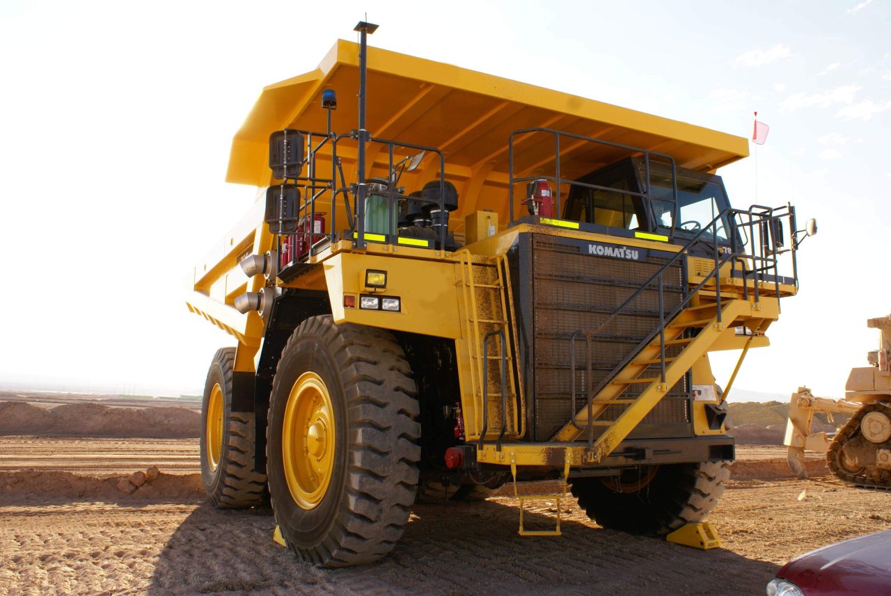 Komatsu Camiones tolva mineros 2012