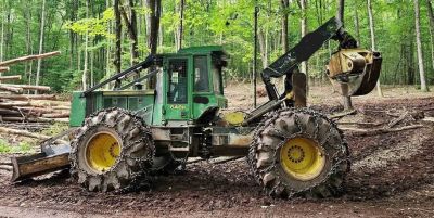 John Deere Skidder 2015